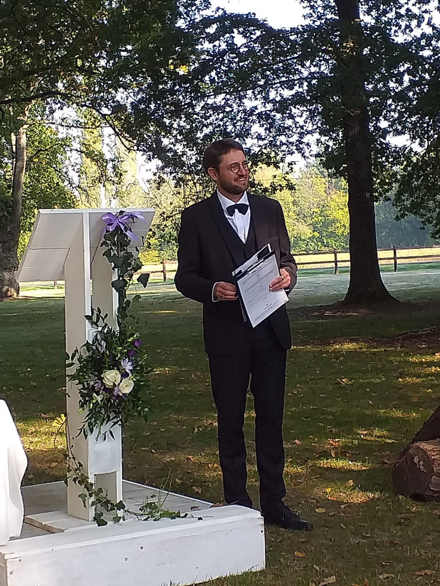 Officiant maître de cérémonie laïque